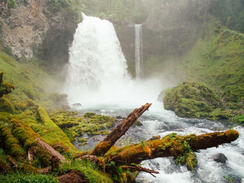 Sahalie Falls flowing into the McKenzie River in Willamette National Forest, Oregon